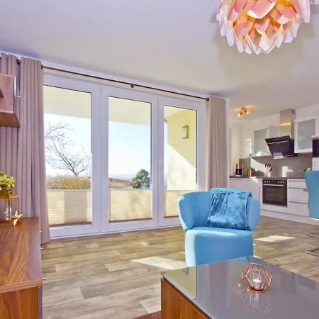 Mit Meerblick Und Terrasse, Gratis Nutzung Vom Ahoi Erlebnisbad Und Sauna In Sellin - Meeresblick 62 * Goehren (Ruegen)